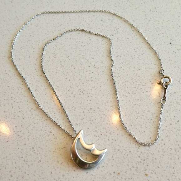 Tiffany & Co Paloma Picasso Sterling Silver Crescent Moon Pendant Necklace - Picture 5 of 9
